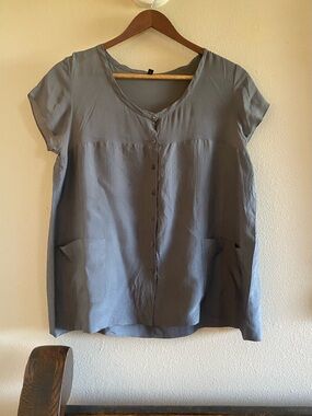 Eileen Fisher Gray Silk Short Sleeve Button Down Blouse Top